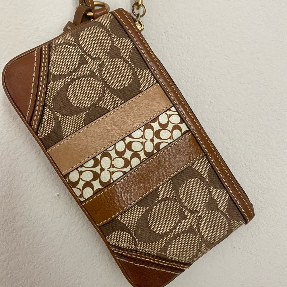 NWOT Authentic Coach wristlet
